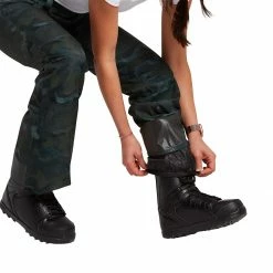 Brand new 🎁 Volcom Women's Ski Pants & Bibs Flor Stretch Gore Pant Women's 🛒 -VolcomYes. Sales 2022 COVGRE D8 1